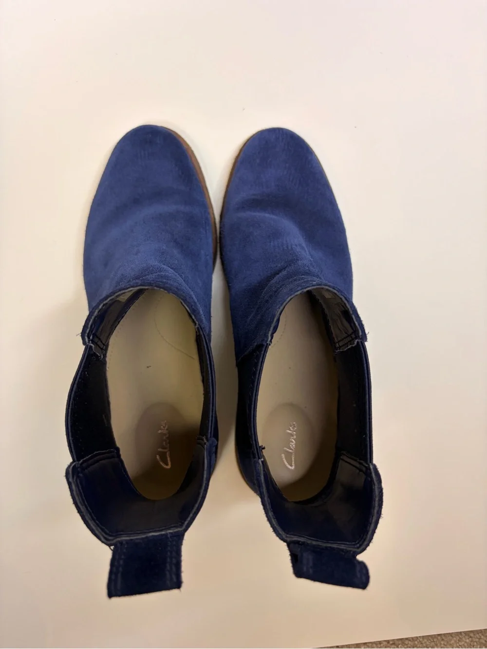Clarks Clarkdale Arlo Chelsea Boots Women 8.5 M Navy Suede Leather 26145115